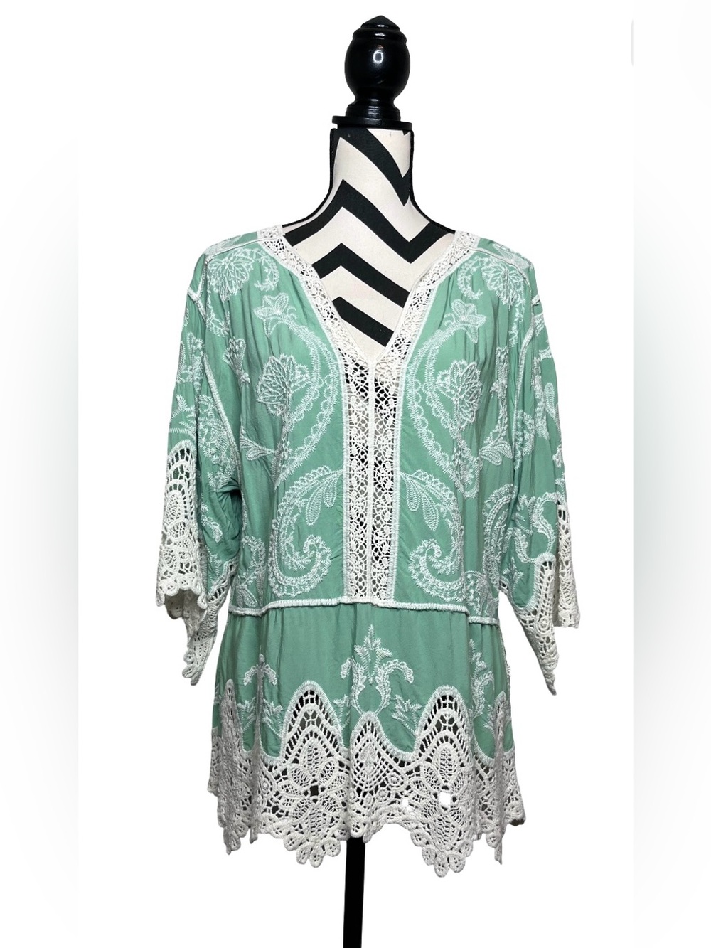 Democracy Boho Fairycore Embroidered Crochet Trim Peplum Tunic Top Sz L